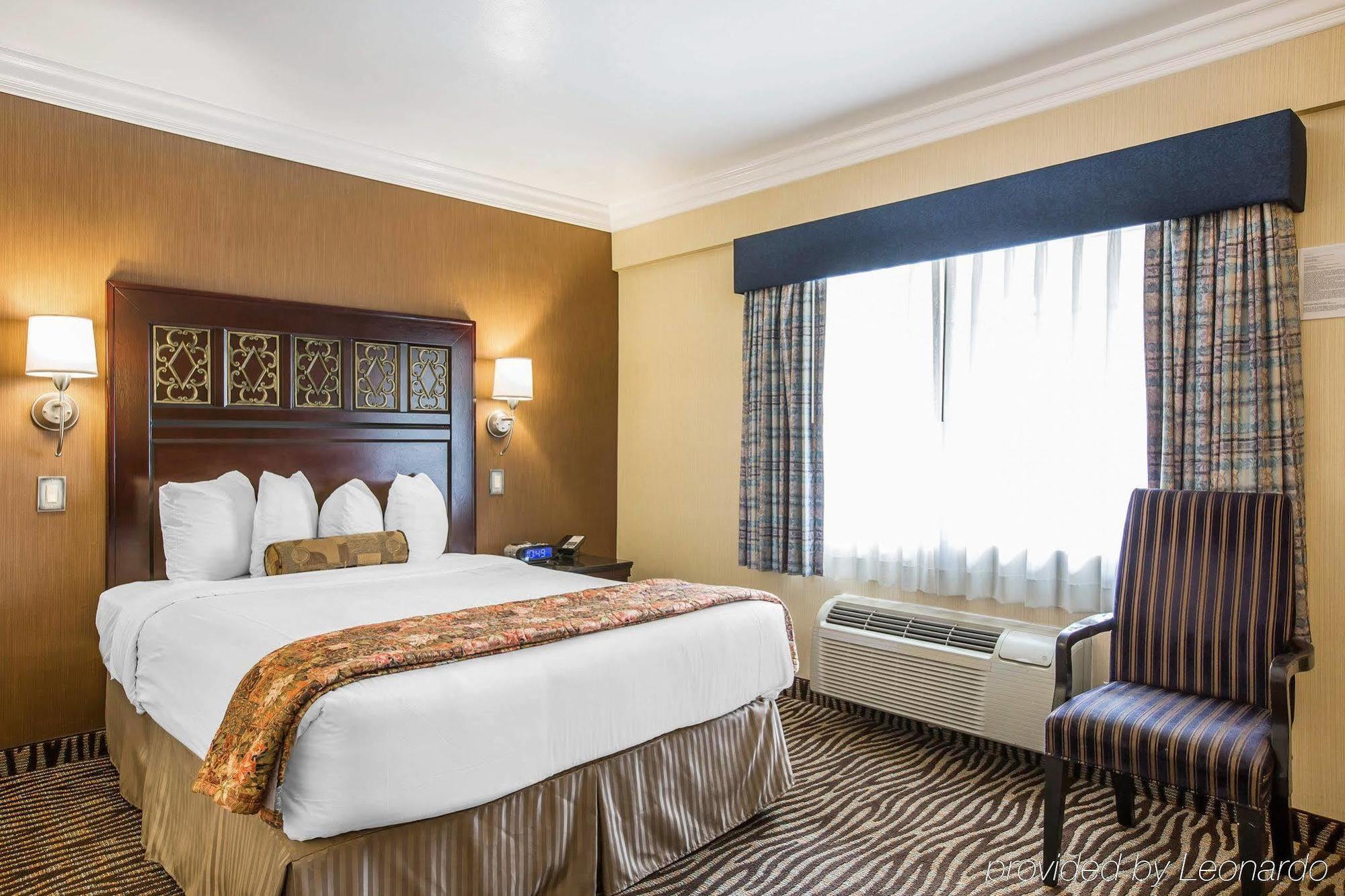 Inn At 50 - Long Beach Convention Center Екстериор снимка