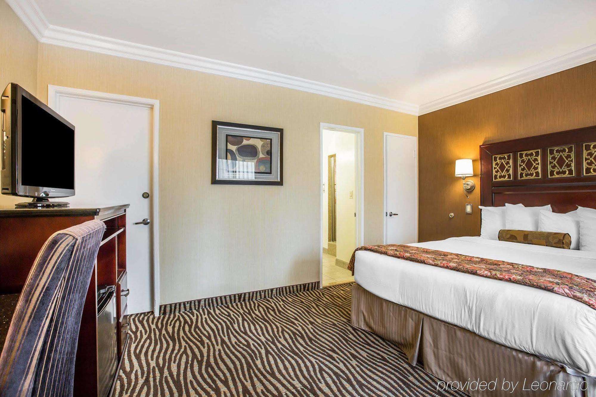 Inn At 50 - Long Beach Convention Center Екстериор снимка